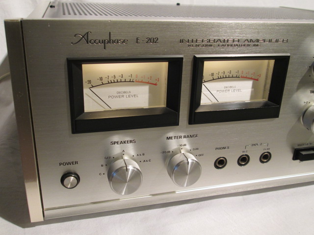 Accuphase E-202 stereo integrated amplifier -sold/ご成約済- | 中古