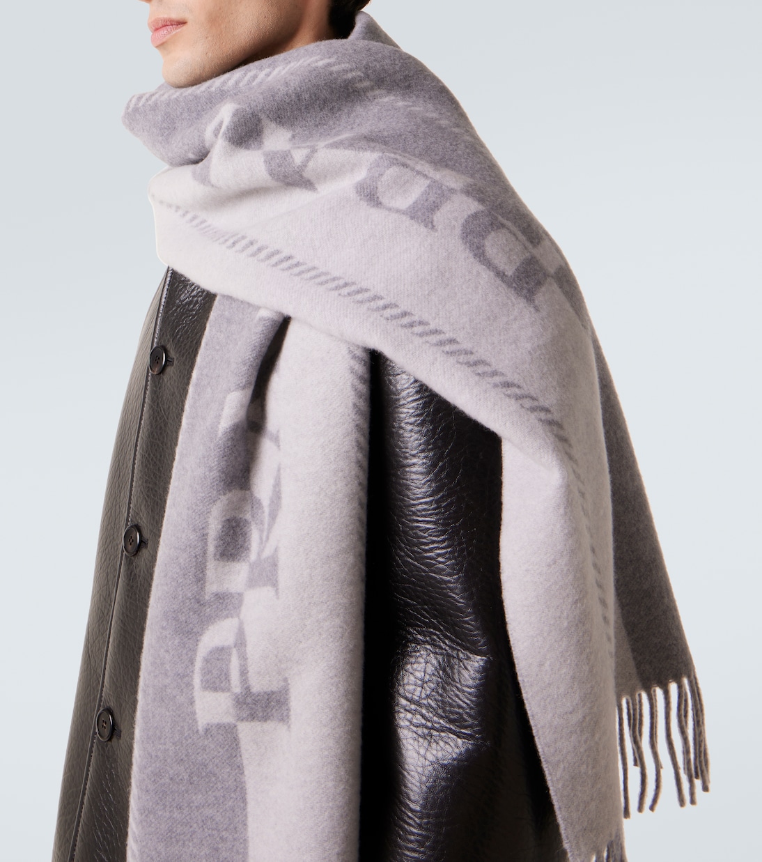 Logo wool scarf in grey - Prada | Mytheresa