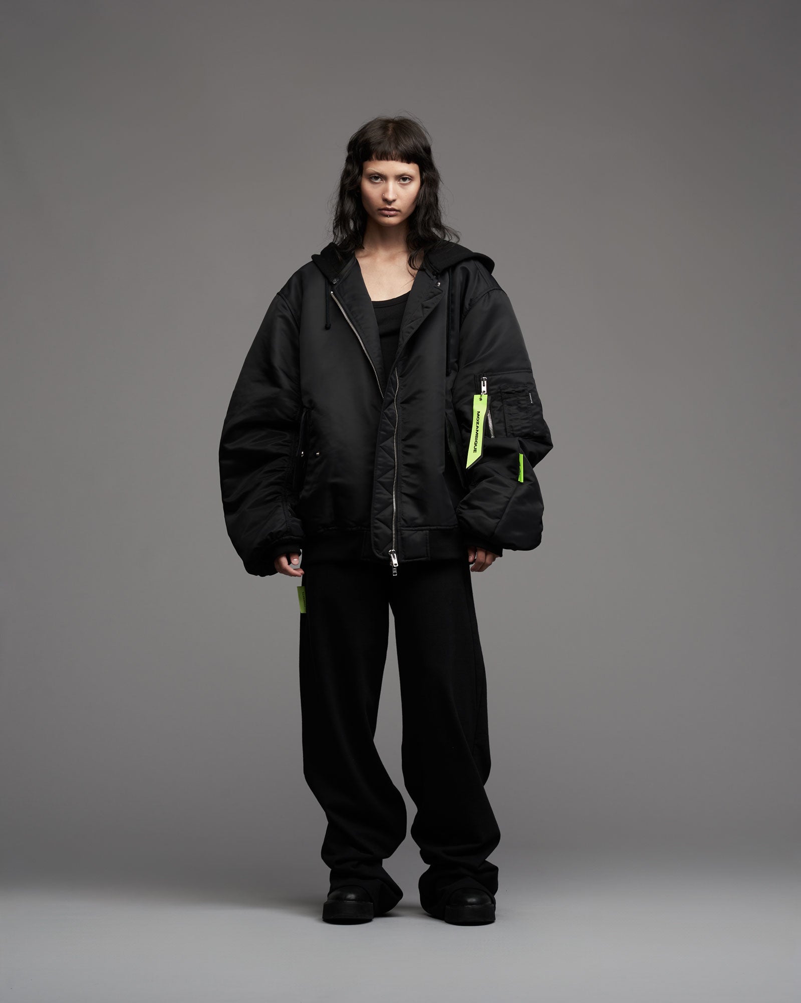 OVERSIZE HOODED BOMBER BLACK – MOZAMBIQUE CONCEPTS d'ODEUR