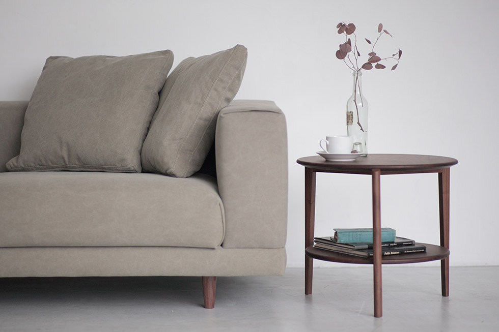 軽快なデザインの3本脚テーブル[VETTEL / ベッテル] センターテーブル