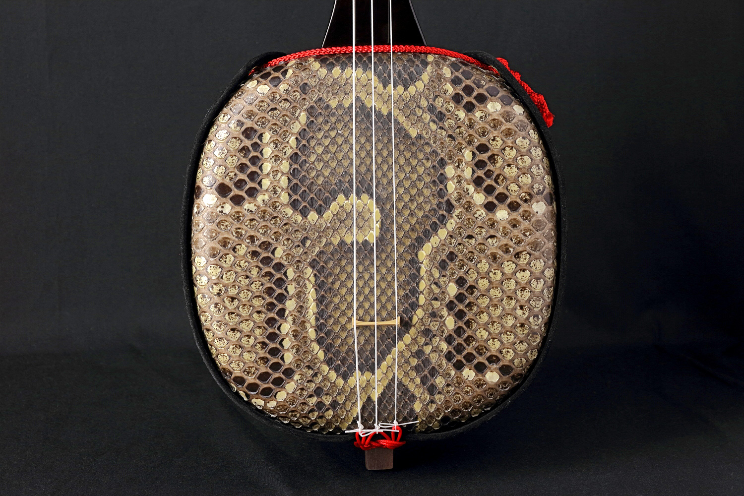 三線 沖縄 真壁型 本革強化張り ビンテージ 三線 沖縄 真壁型 本革強化