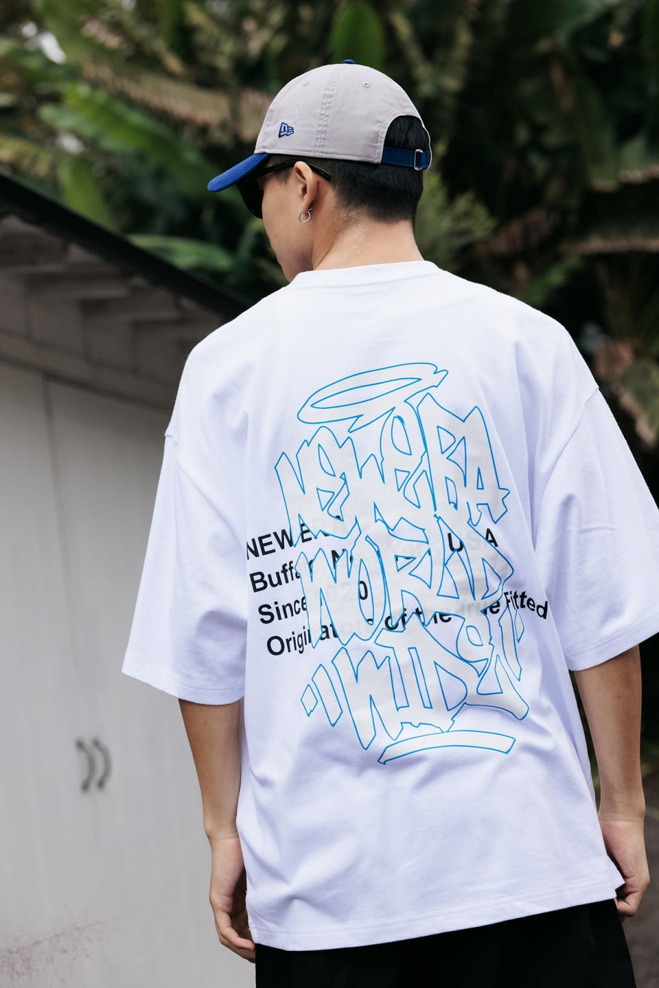 半袖 オーバーサイズド コットン Tシャツ Graffiti ホワイト