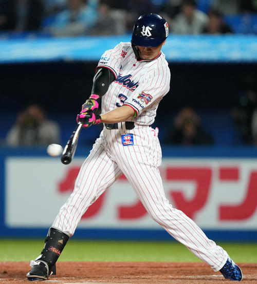 ヤクルト】西川遥輝2点適時三塁打＆フェンス激突捕球と攻守活躍 楽天