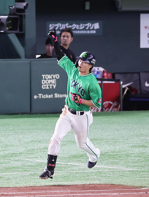 ヤクルト】西川遥輝、移籍後初となる1号3ラン 208打席目で待望の1発