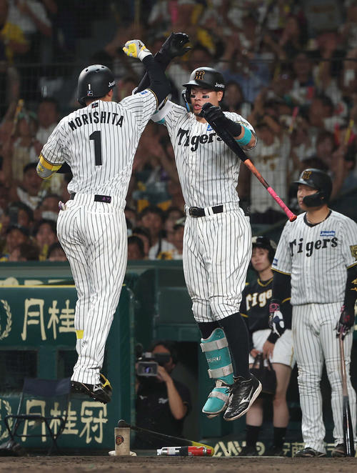 阪神】森下翔太、佐藤輝明の連弾追い上げ届かず…本拠“凱旋”も巨人に