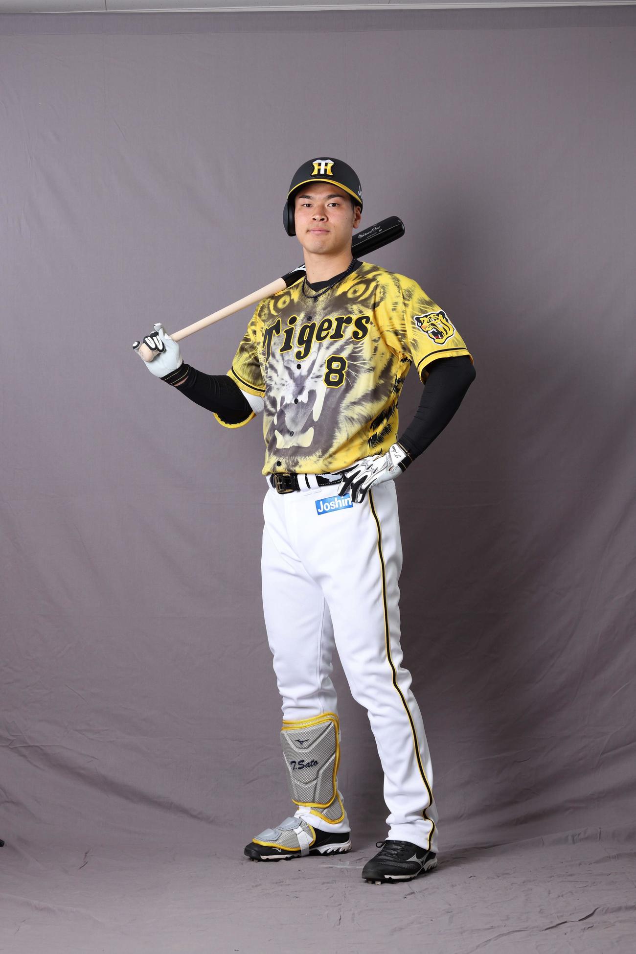 阪神背番号8佐藤輝明ユニ注文殺到、2位に10倍差 - プロ野球 : 日刊