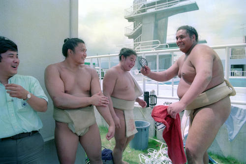 復刻】曙と貴乃花…舞台変えても通じ合う横綱同士の絆 - 大相撲写真