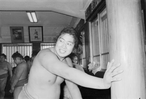 写真特集】56代横綱2代目若乃花の下山勝則さん死去 幕内優勝4回