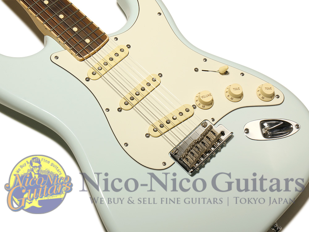 夏は空色のストラトで。 | Nico-nico Guitars Blog