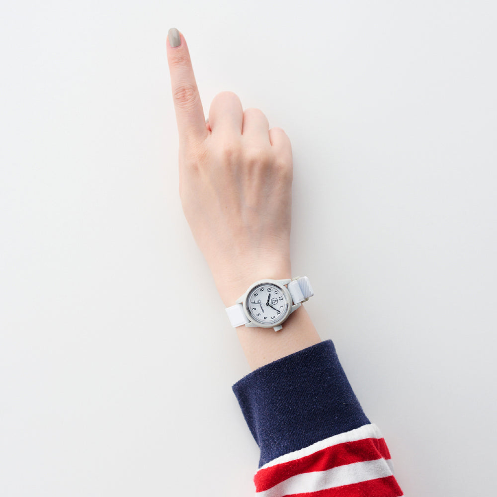 WQE Q-bit white 携帯タイプ リラクゼーショングッズ WQE Q-bit white