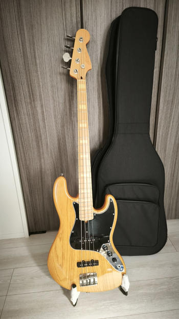 Schecter AD-C-4-HR EMGアクティブPU搭載 スルーネックの豪華モデル