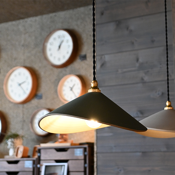 3RD CERAMICS Pendant Light (Green) | SOLID（ソリッド） | 世代を