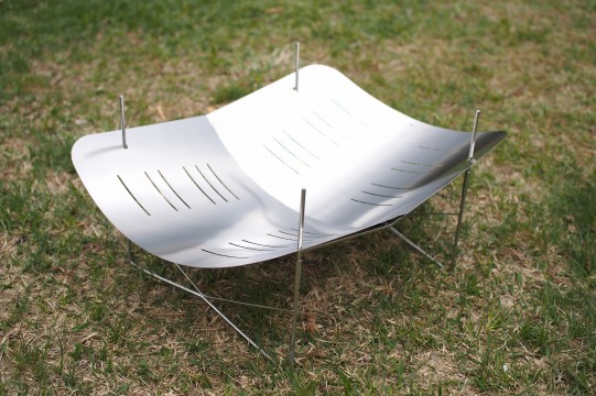 大型でも軽量薄型な焚き火台ピコグリル760の魅力に迫る | ソラトイエ