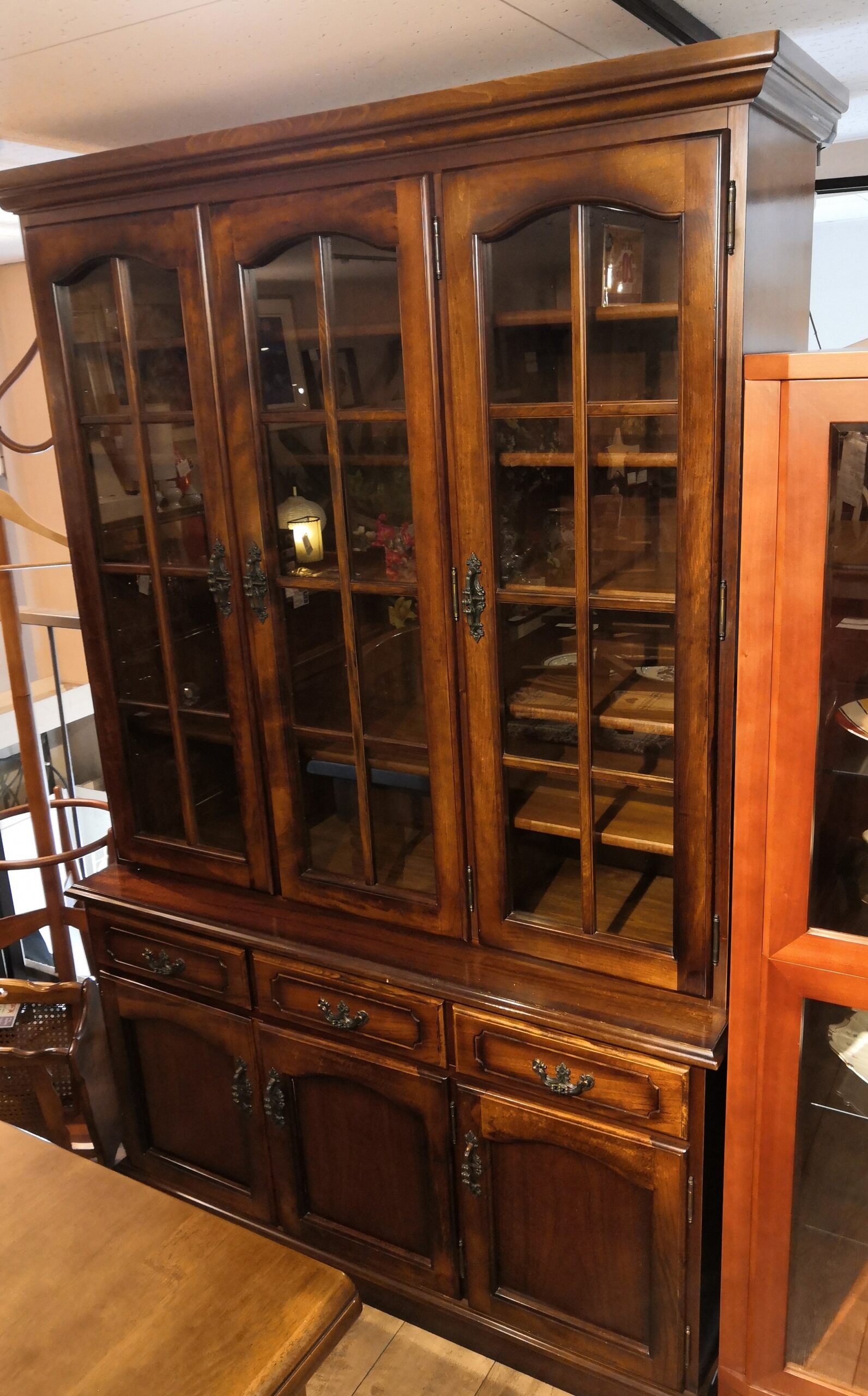 オールド【カリモク コロニアル 食器棚】W124 D45 H195 中古】karimoku