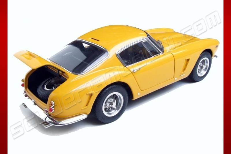CMC Exclusive Ferrari 250 GT SWB Berlinetta - YELLOW