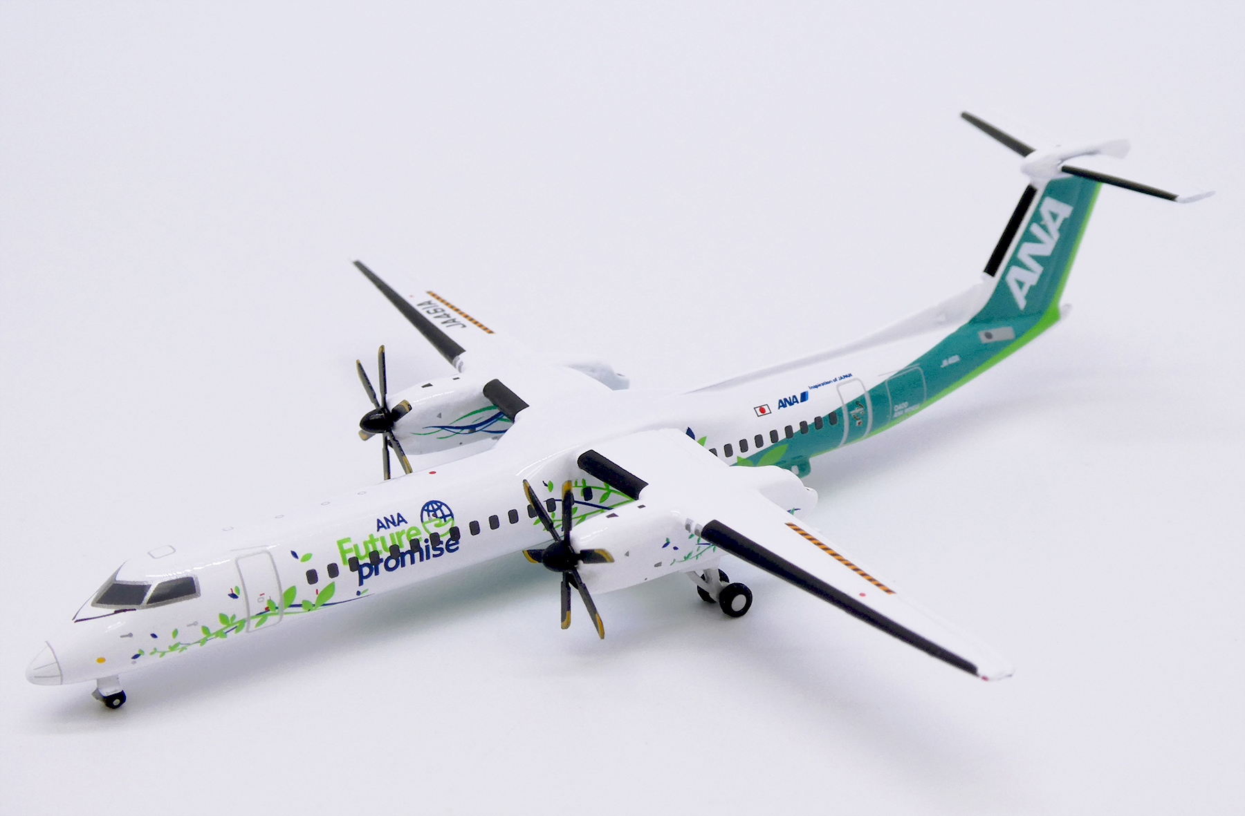 ANA DHC-8-300 JA804K 1:200 モデルプレーン ANA DHC-8-300 JA804K 1