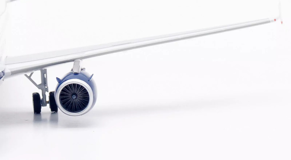 昭和ろく 損傷有British Airways A318 1/200 A… ScaleModelStore.com