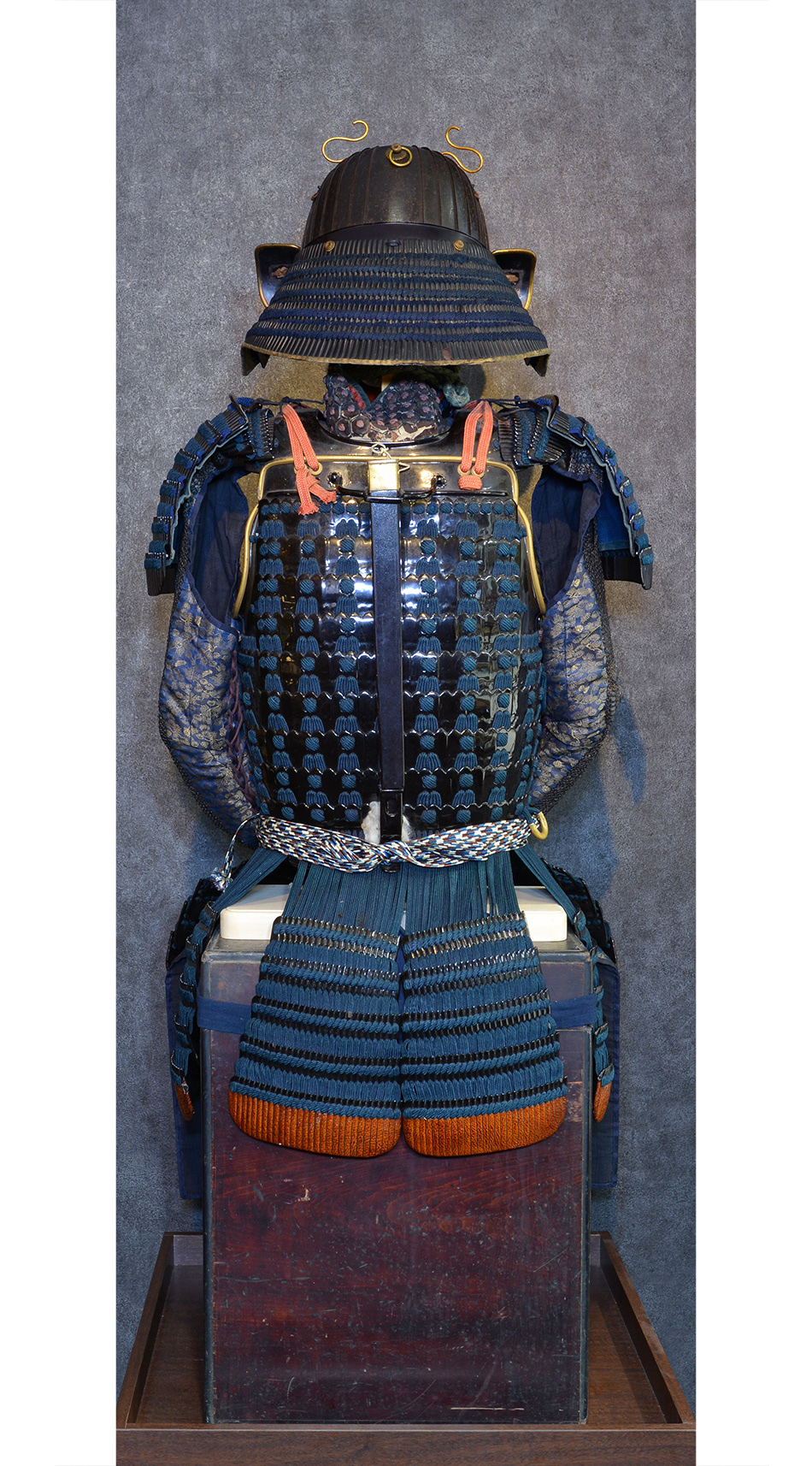 円形黒色模様の武具 陣笠 古道具 武士 日本刀 鎧 甲冑 送料無料 江戸時代