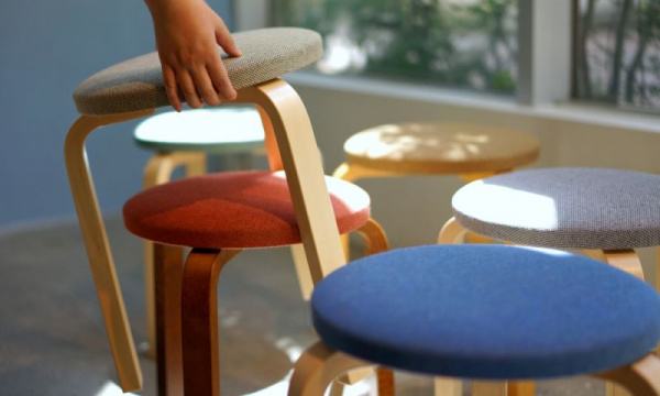 スツール60 Re-wool #758 / 組立て無料Artek（アルテック） | 公式通販