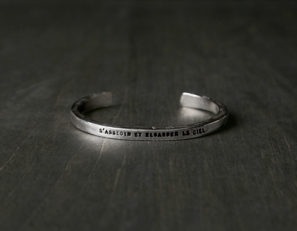 S'asseoir et regarder le ciel 座って空を 見上げてごらん｜BANGLE