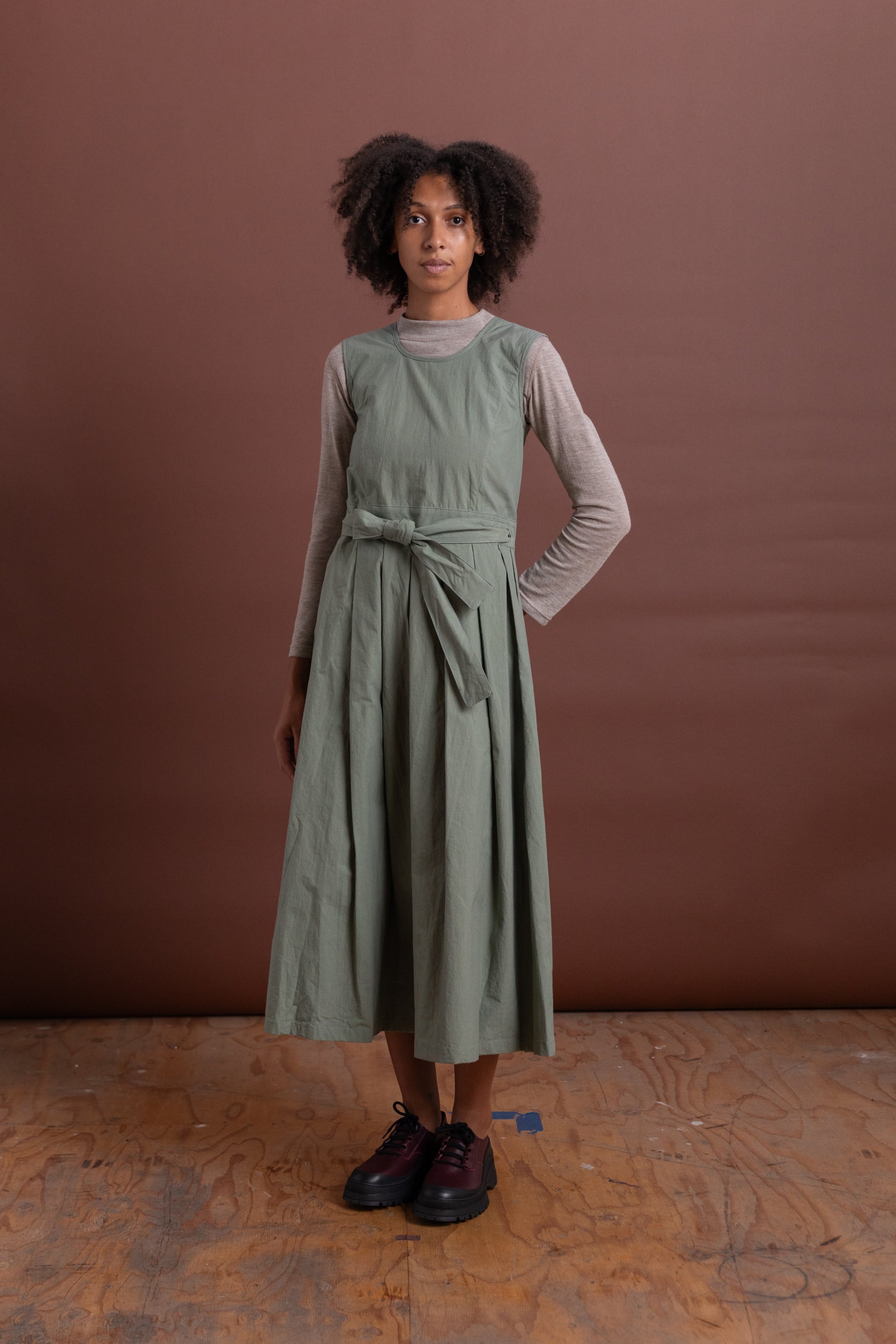 R19 A8 KOREAN APRON DRESS IN GUM WEATHER