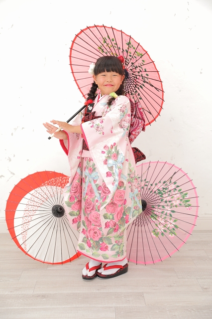 舞妓衣装もﾋﾟﾝｸの着物も～7歳七五三～ - シャレニー高槻阪急スクエア店