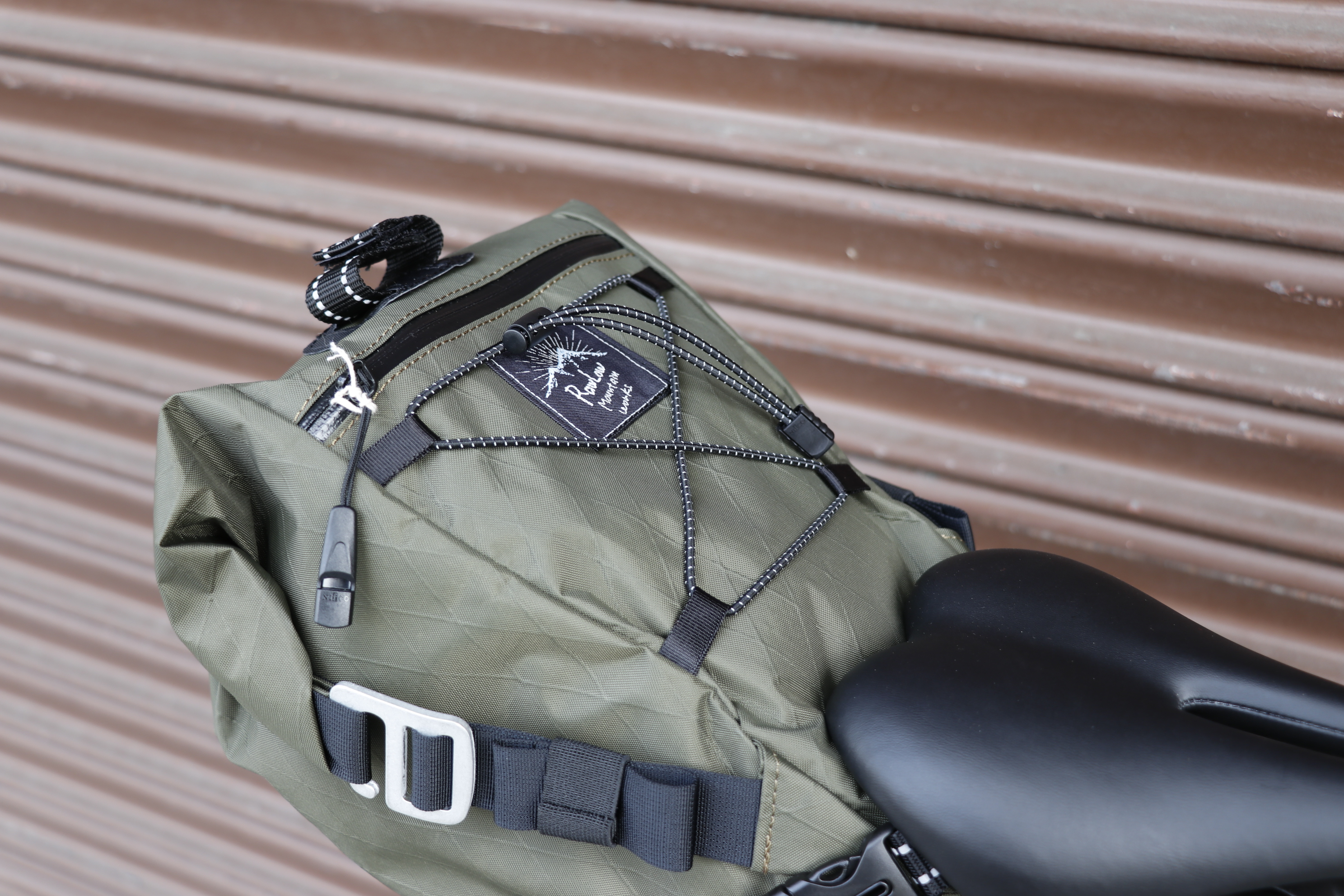 BLOG NEWカラーも増えて再入荷！！”バックパックにもなるサドルバッグ