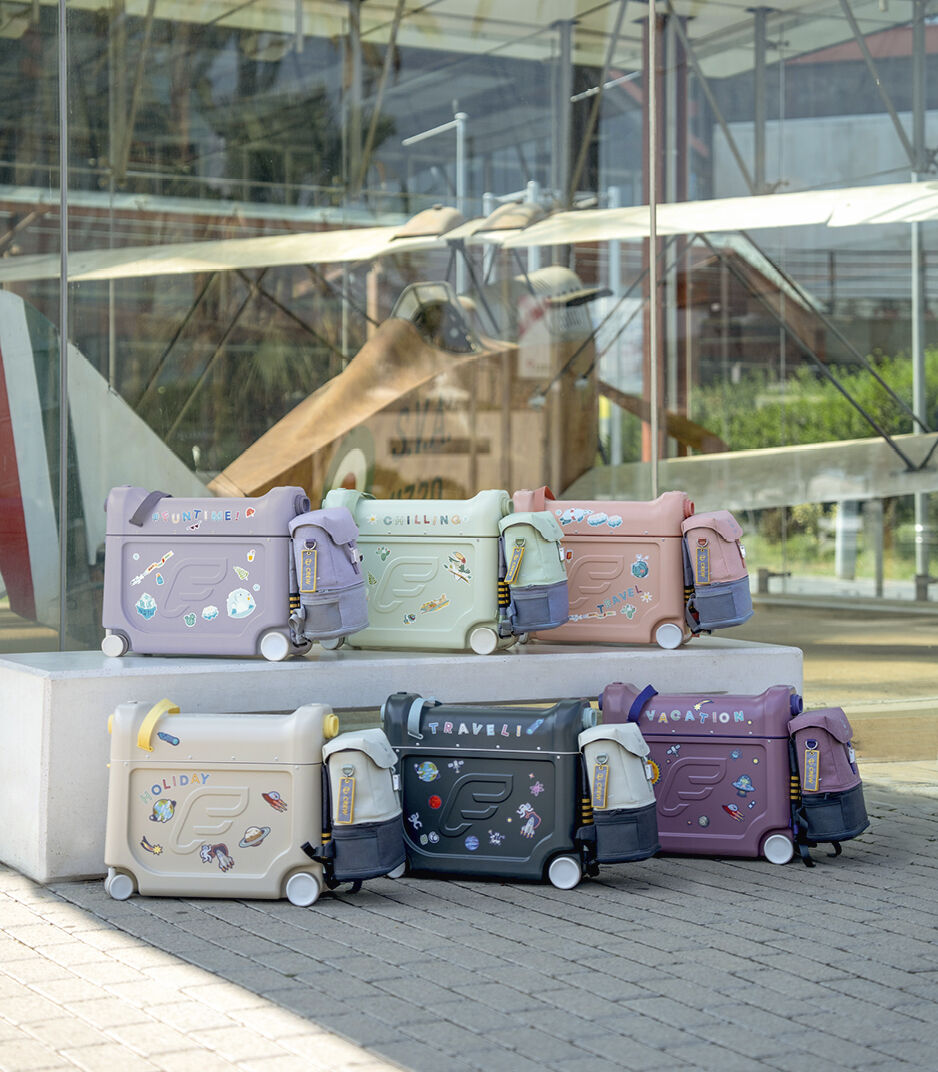JetKids Travel Bundle – Ride-on Luggage + Backpack | Stokke