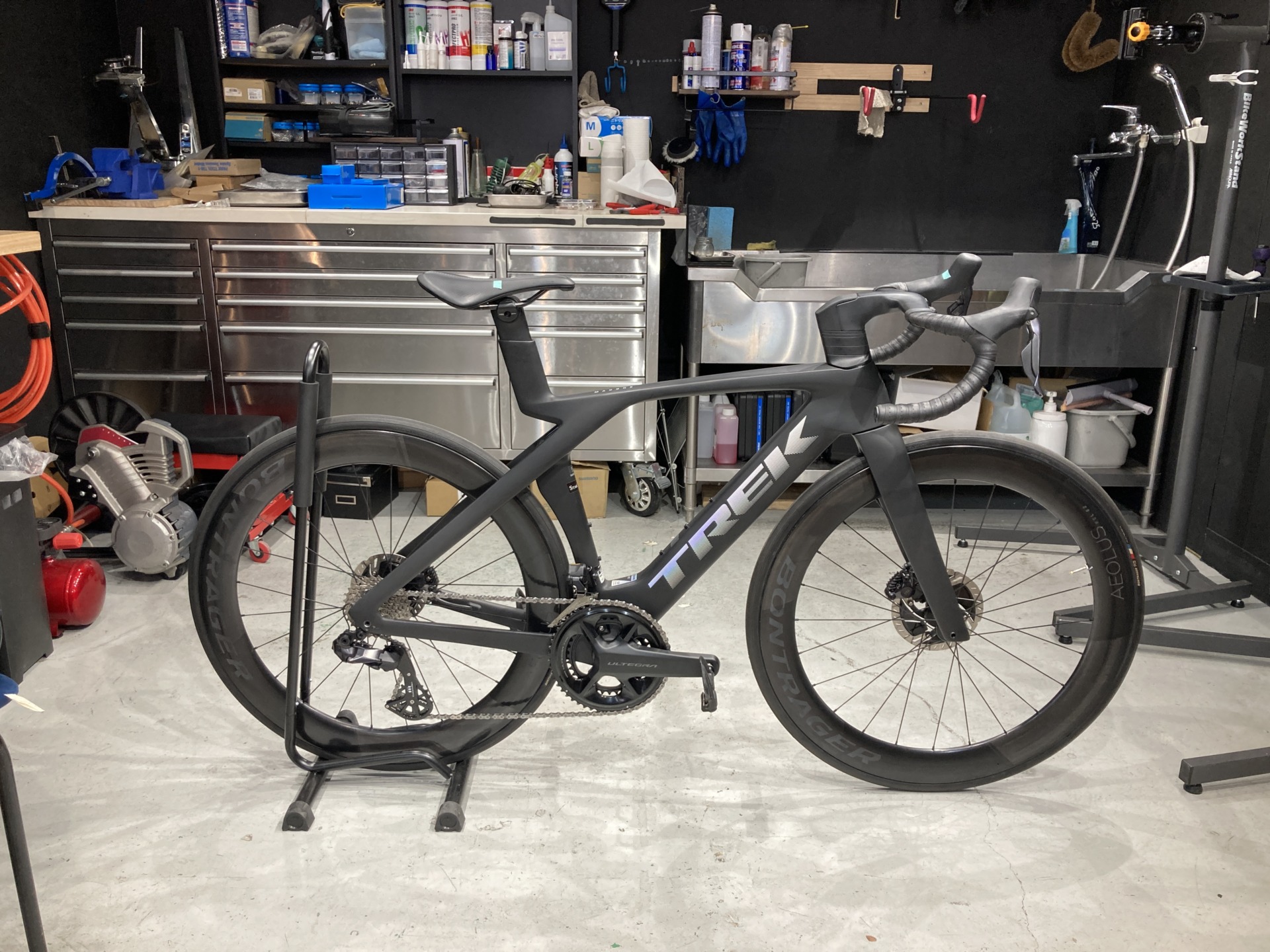 TREK Madone SLR 7 GEN7 × 納車 + カスタマイズ | スターバイクス