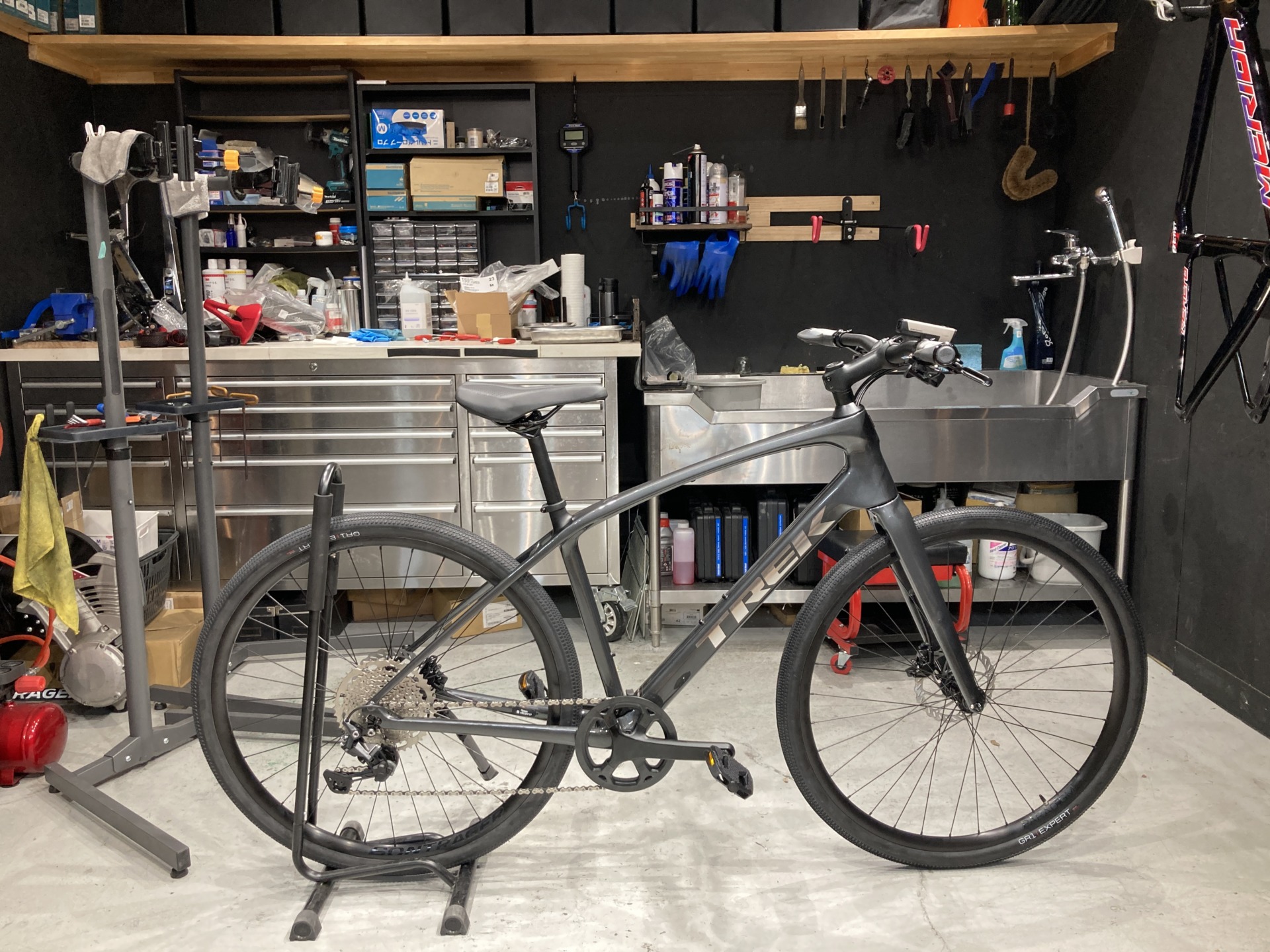 TREK FX Sport 4 × 納車 + パーフェクト組み立て | スターバイクス