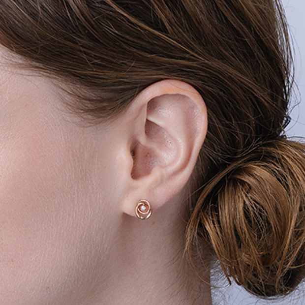 TWO UNIVERSE DIAMOND PIERCED EARRINGS(2ZP1466)K18 ピアス｜スター