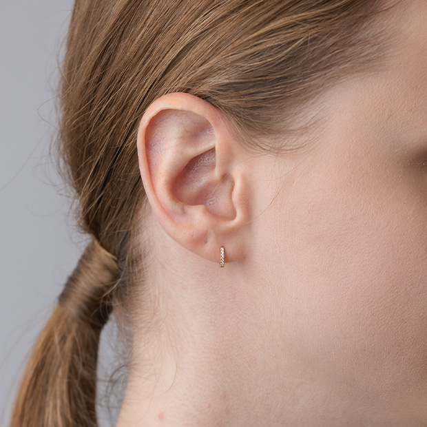 CLICK HOOP PIERCED EARRING(SS)(片耳用)(2ZP1558)K18 ピアス｜スター
