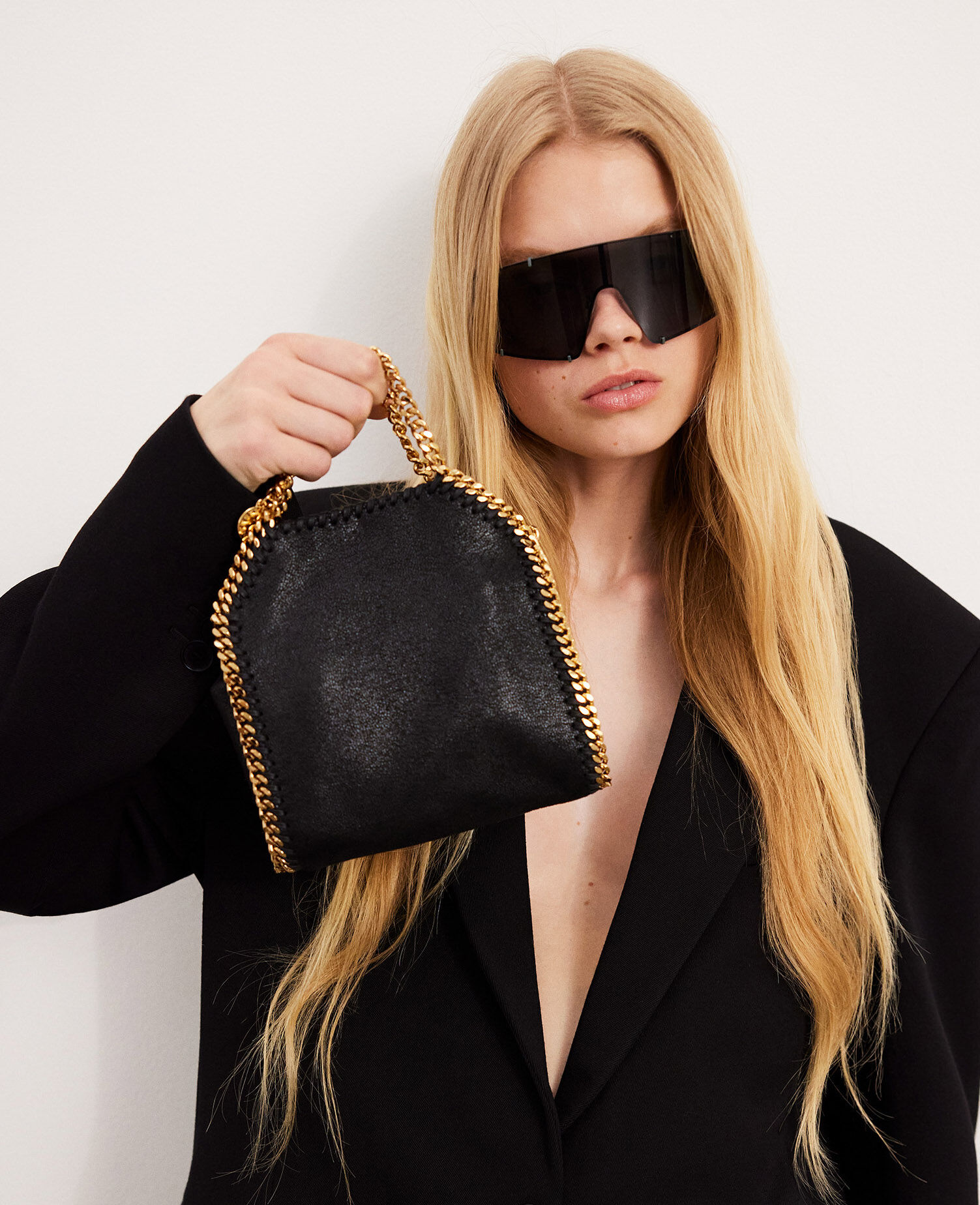 Women BLACK ファラベラ タイニー トートバッグ | Stella McCartney JP