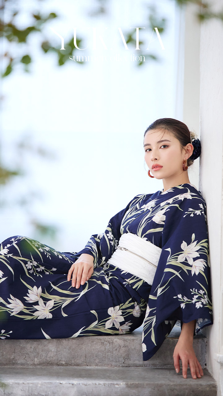 即日発送】ネイビー地x百合柄浴衣【浴衣3点セット 浴衣/帯/下駄