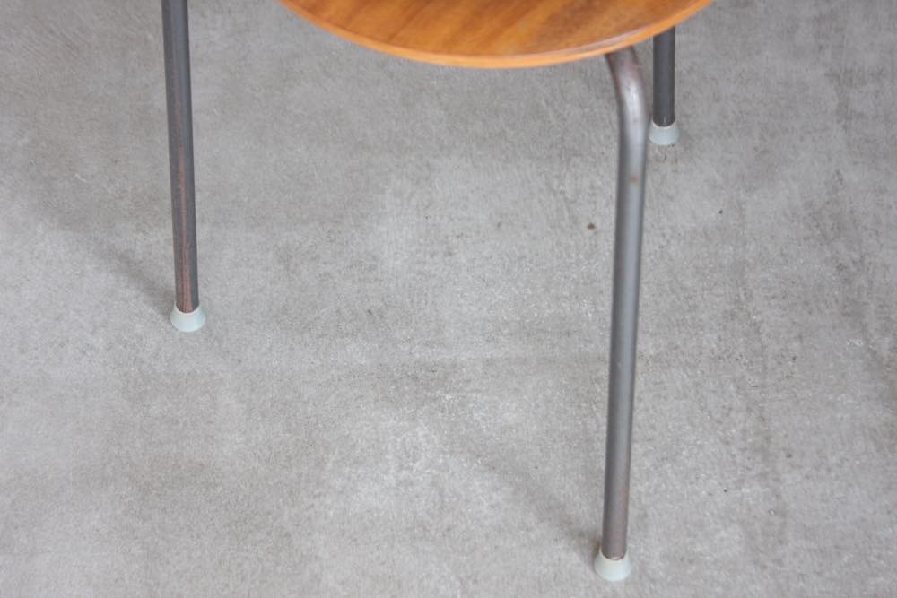 北欧ビンテージ家具／デンマーク製／3本脚スツールチーク×スチール