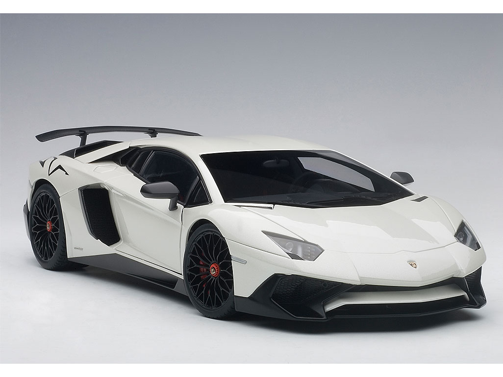 カーネル 1/64 ランボルギーニ アヴェンタドール LP750-4 SV 白 Make