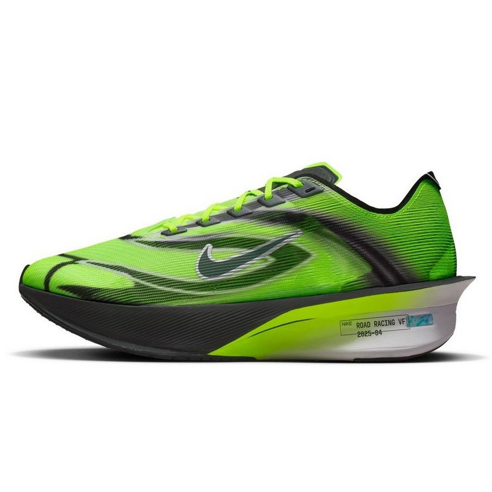 ナイキ（NIKE）（メンズ）ランニングシューズ トレーニングシューズ