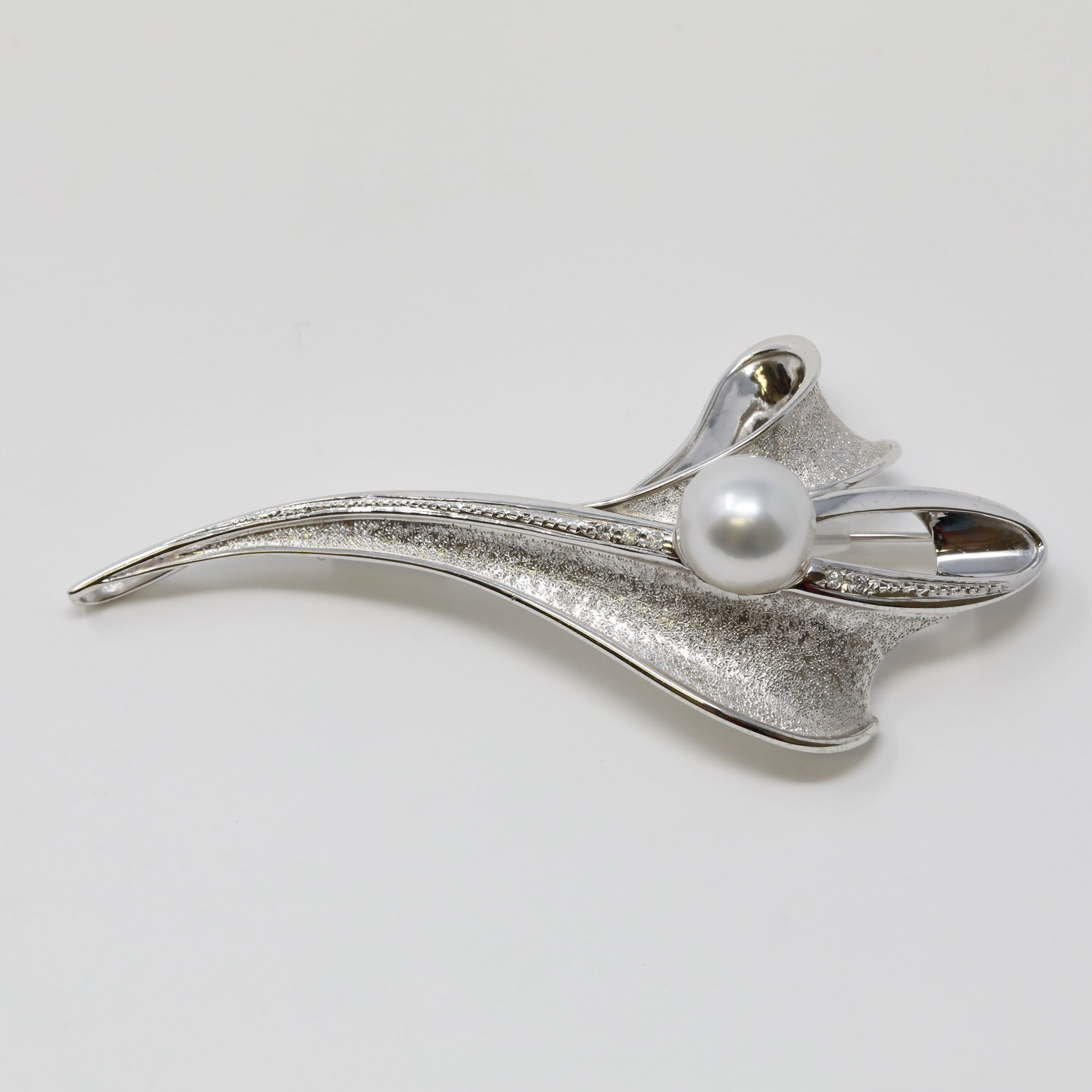 南洋真珠ブローチ B-5｜伊勢志摩の真珠のお店 パールファルコ