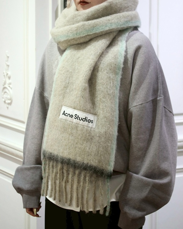 今年もPARIGOT松山店にAcne Studios(アクネストゥディオズ)の大人気の