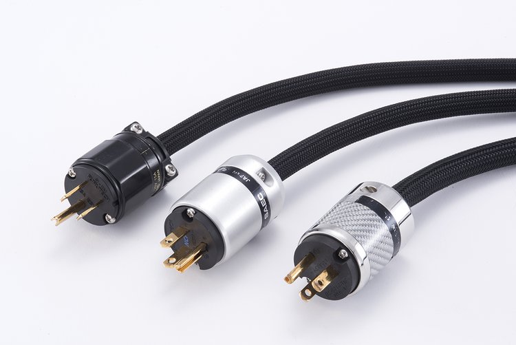 サエクの電源ケーブル3兄弟が揃い踏み！PC-Triple Cの素性を生かした