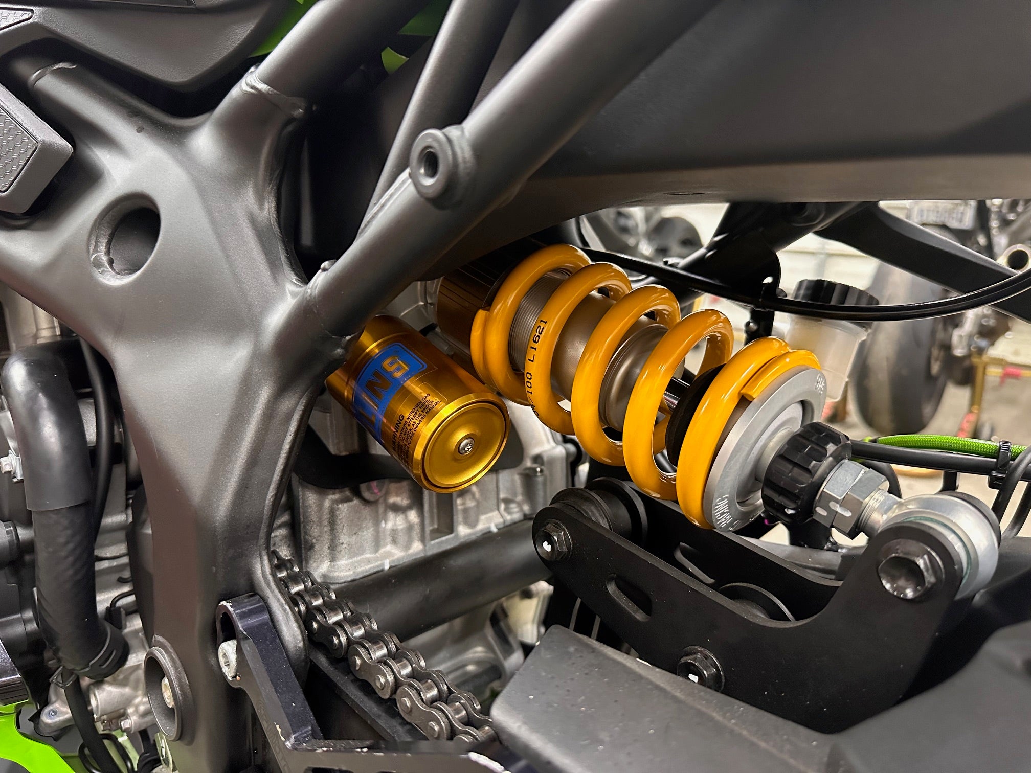 Ohlins STX 46 Rear Shock - 23+ Kawasaki ZX-4RR - KA250 – Pit Lane Moto