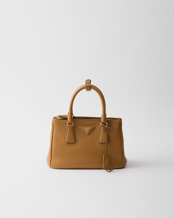 サンドベージュ スモール レザー ハンドバッグ | PRADA