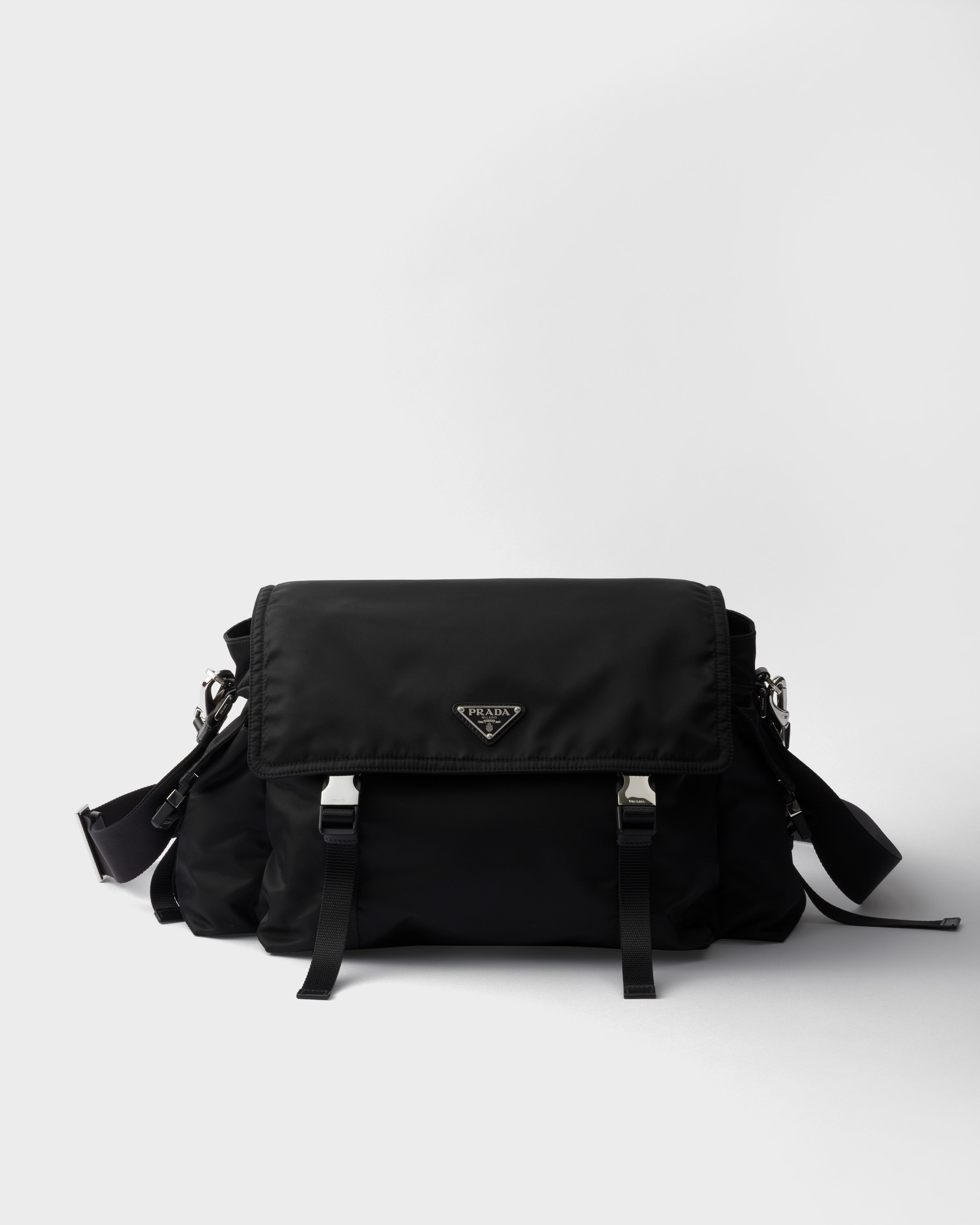 ブラック プラダ エクスプローラ Re-nylon Xレザー バッグ | PRADA