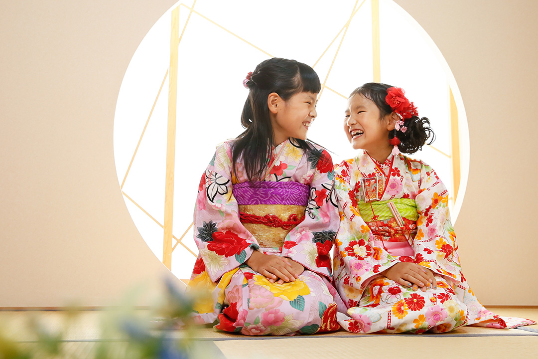 七五三とハーフ成人式写真撮影】笑顔いっぱいのご家族 ｜店舗ブログ