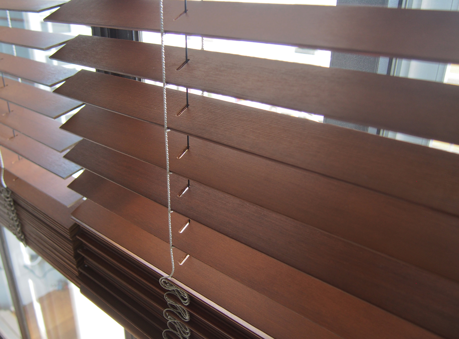 ウッドブラインド レッドシダー ギアワンタッチタイプ | DW-CB009-02