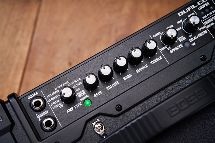 Roland - Company - ニュースリリース - 2022 - コンパクトなボディに