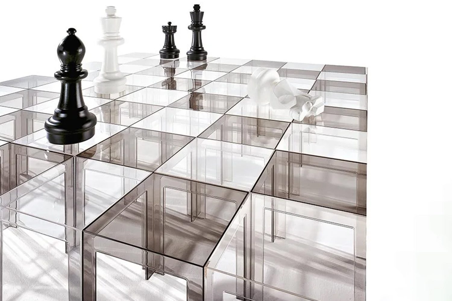 Jolly End Table Quickship by Kartell • room service 360°