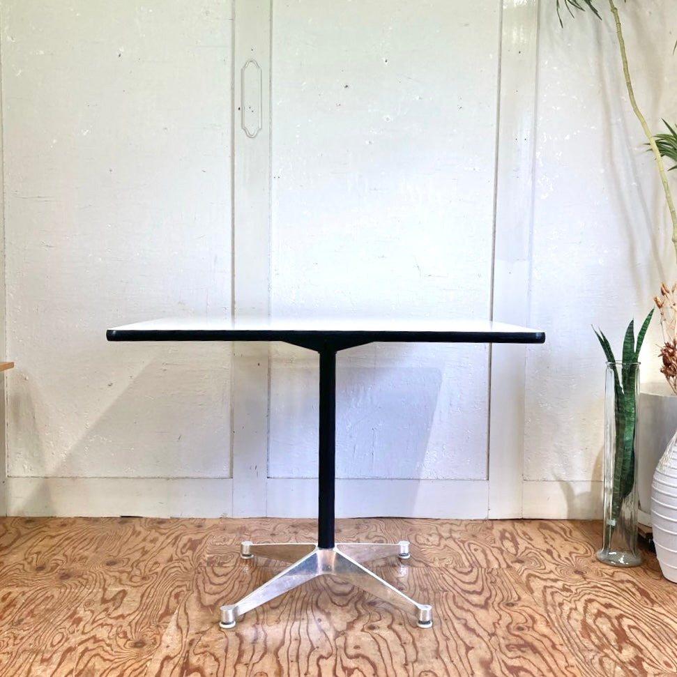 ハーマンミラー / Herman Miller スクエアテーブル コントラクトベース