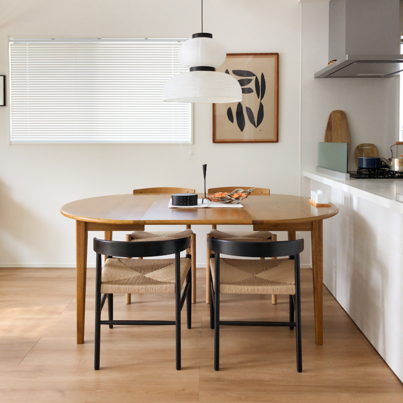 わたしの愛用品-folk round arm / ブラックを取り入れたダイニング