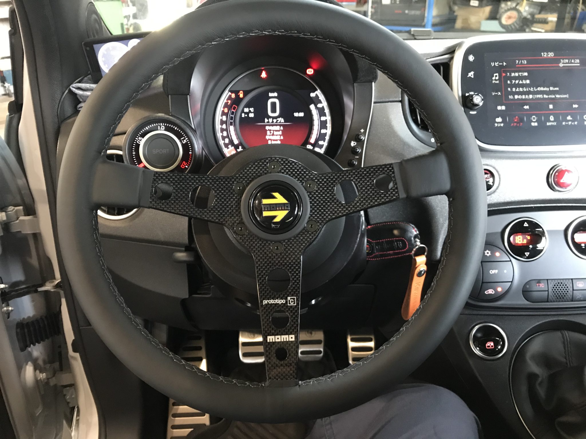 ABARTH595はステアリング交換 | RED POINT/レッドポイント | RED POINT